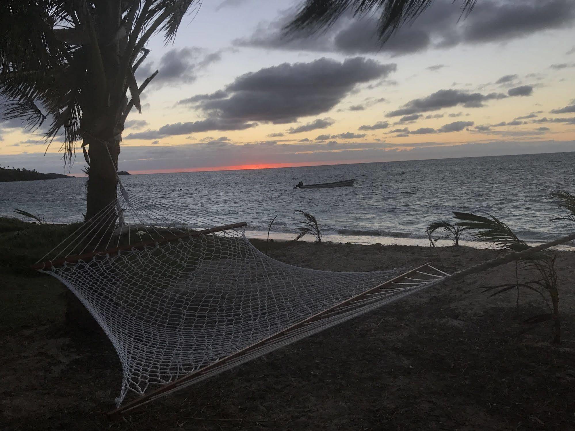 Yasawa Homestays Naisisili Exterior foto